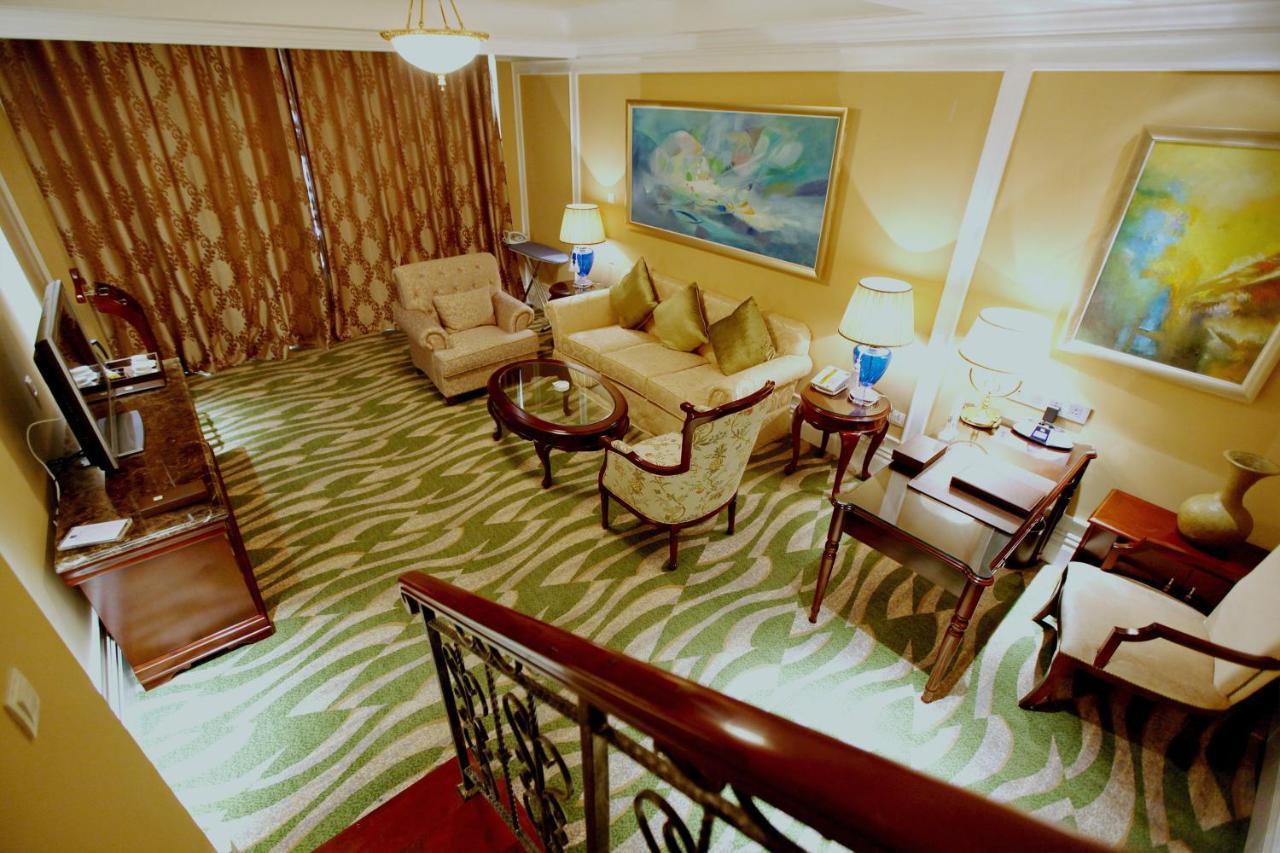 Crowne Plaza Ocean Spring Resort By Ihg Jimo Buitenkant foto