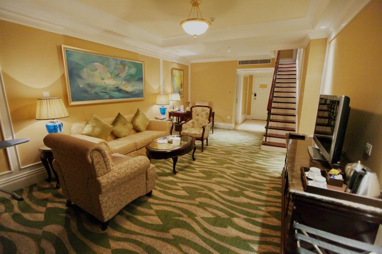 Crowne Plaza Ocean Spring Resort By Ihg Jimo Buitenkant foto