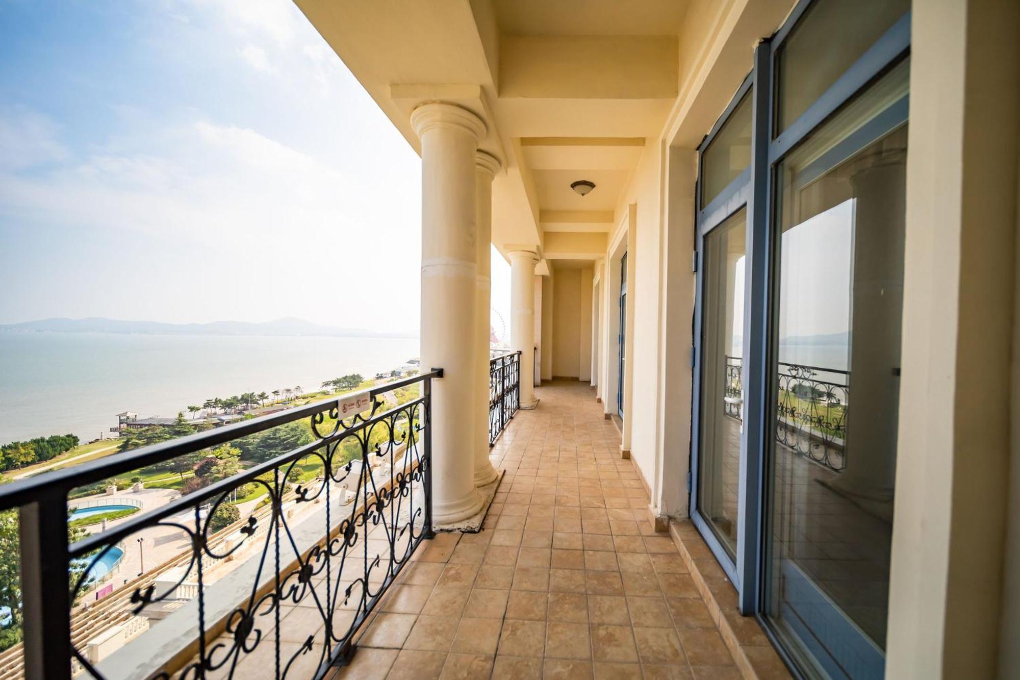 Crowne Plaza Ocean Spring Resort By Ihg Jimo Buitenkant foto