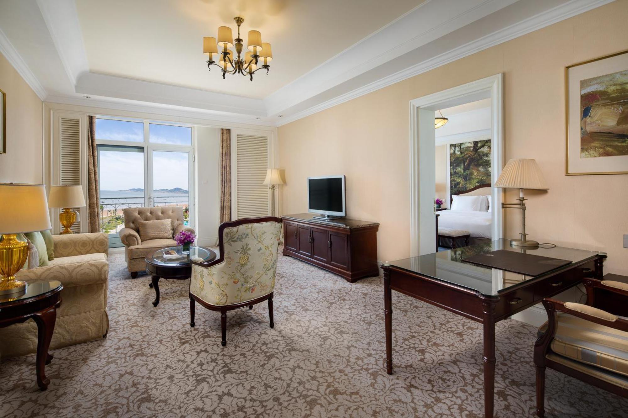 Crowne Plaza Ocean Spring Resort By Ihg Jimo Buitenkant foto