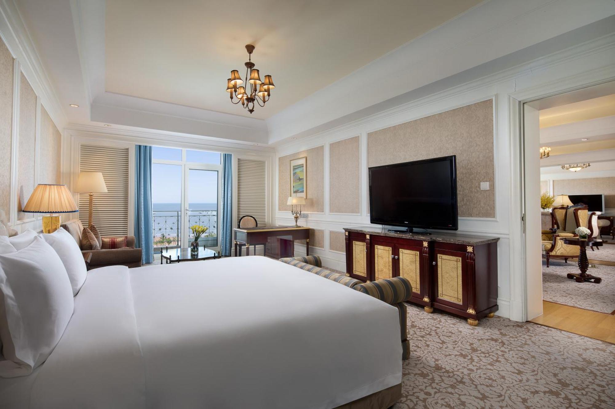 Crowne Plaza Ocean Spring Resort By Ihg Jimo Buitenkant foto
